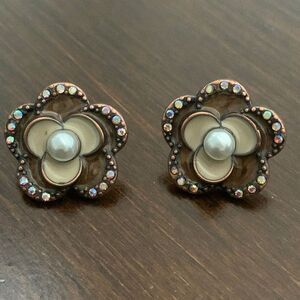 Luxury Vintage-Style Flower Earrings, Faux Pearls & Antique Bronze, Gift-Ready